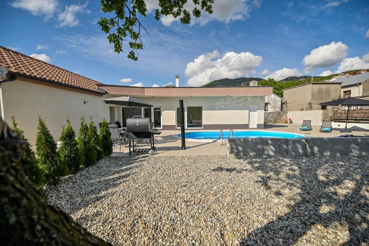 Villa Burra Hreljin Exteriör bild
