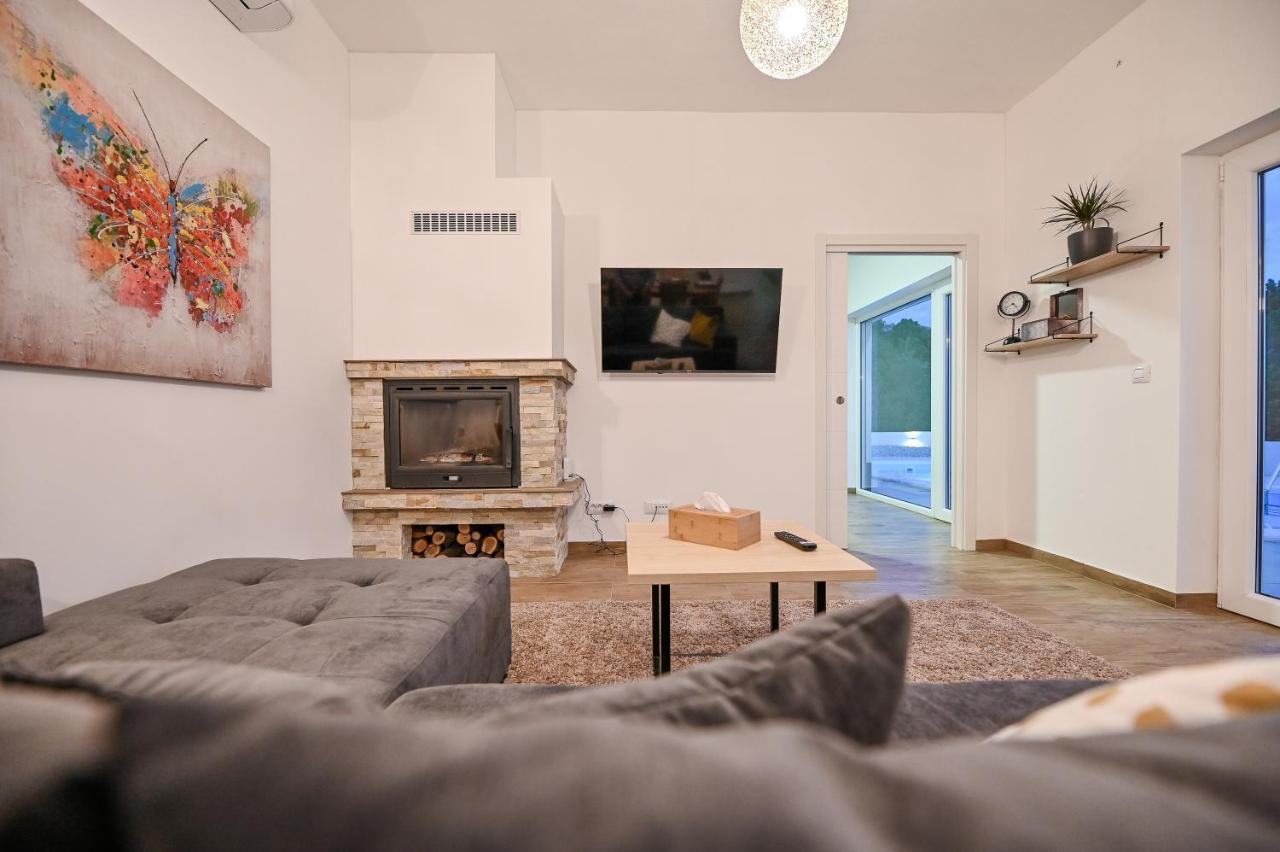Villa Burra Hreljin Exteriör bild