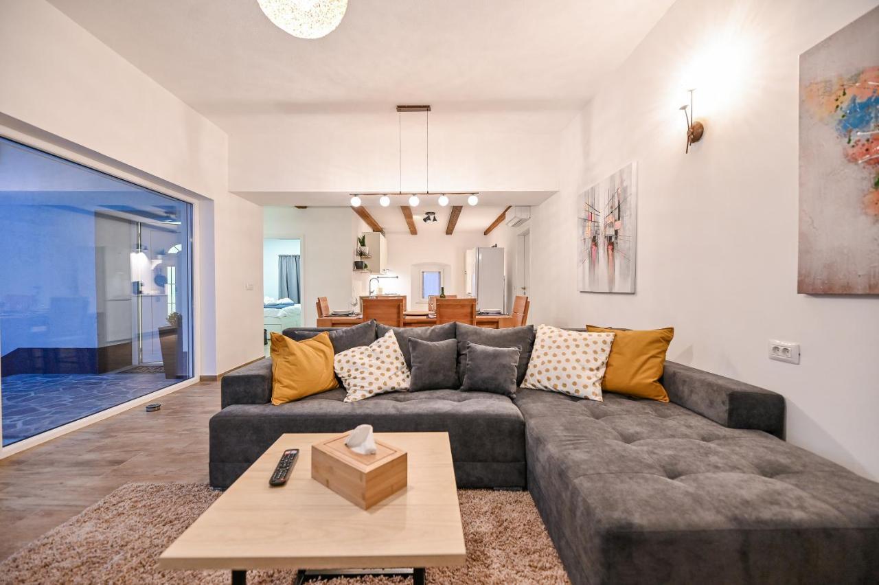 Villa Burra Hreljin Exteriör bild