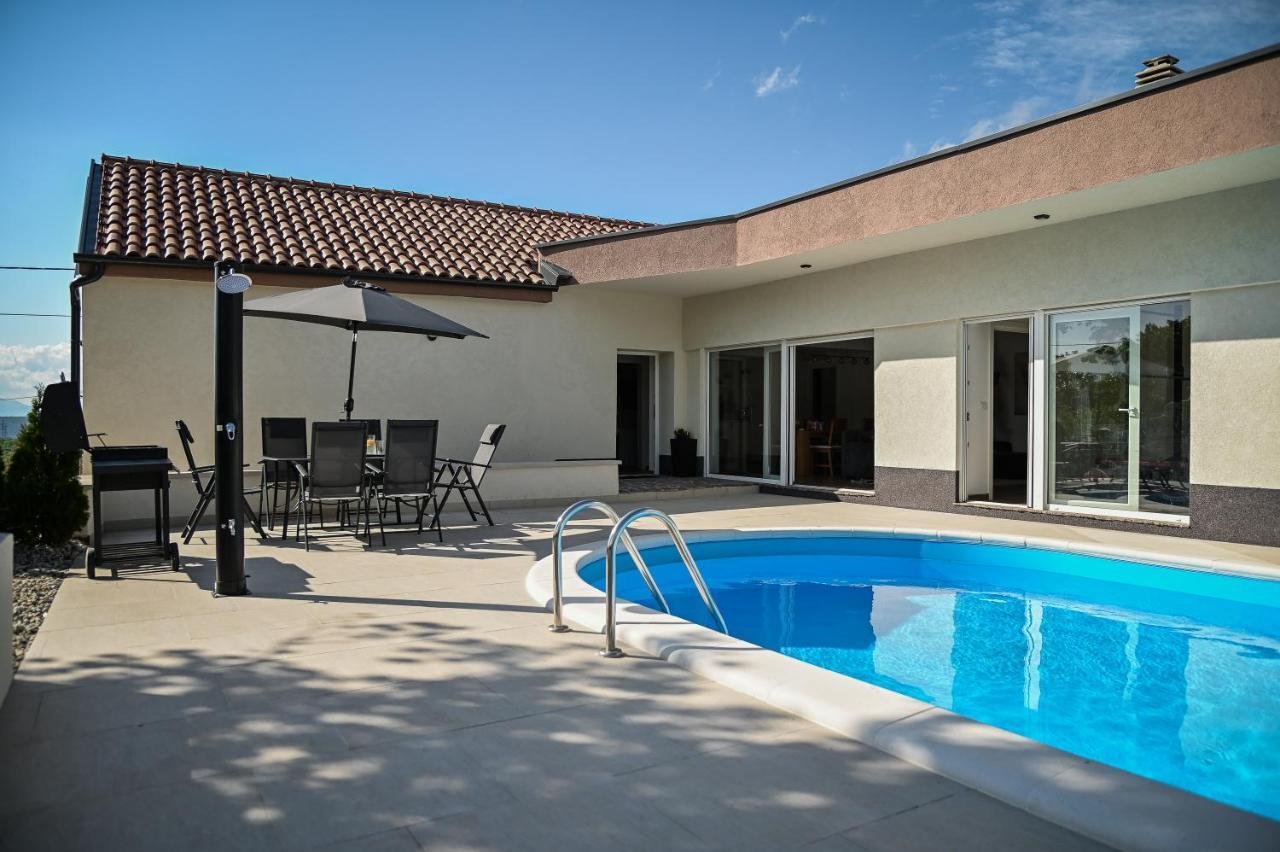 Villa Burra Hreljin Exteriör bild