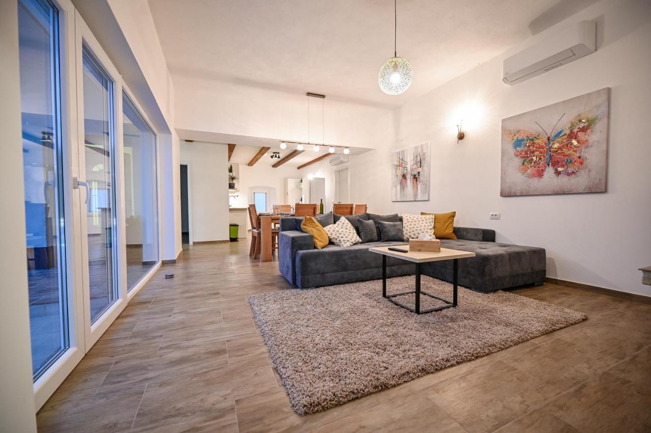 Villa Burra Hreljin Exteriör bild