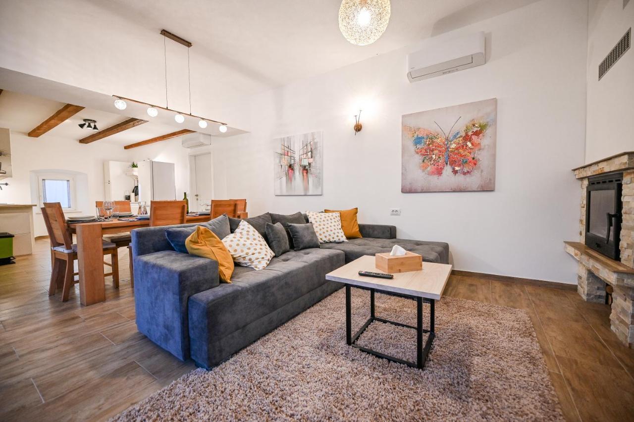 Villa Burra Hreljin Exteriör bild